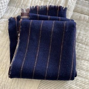 100% wool scarf purple club monaco